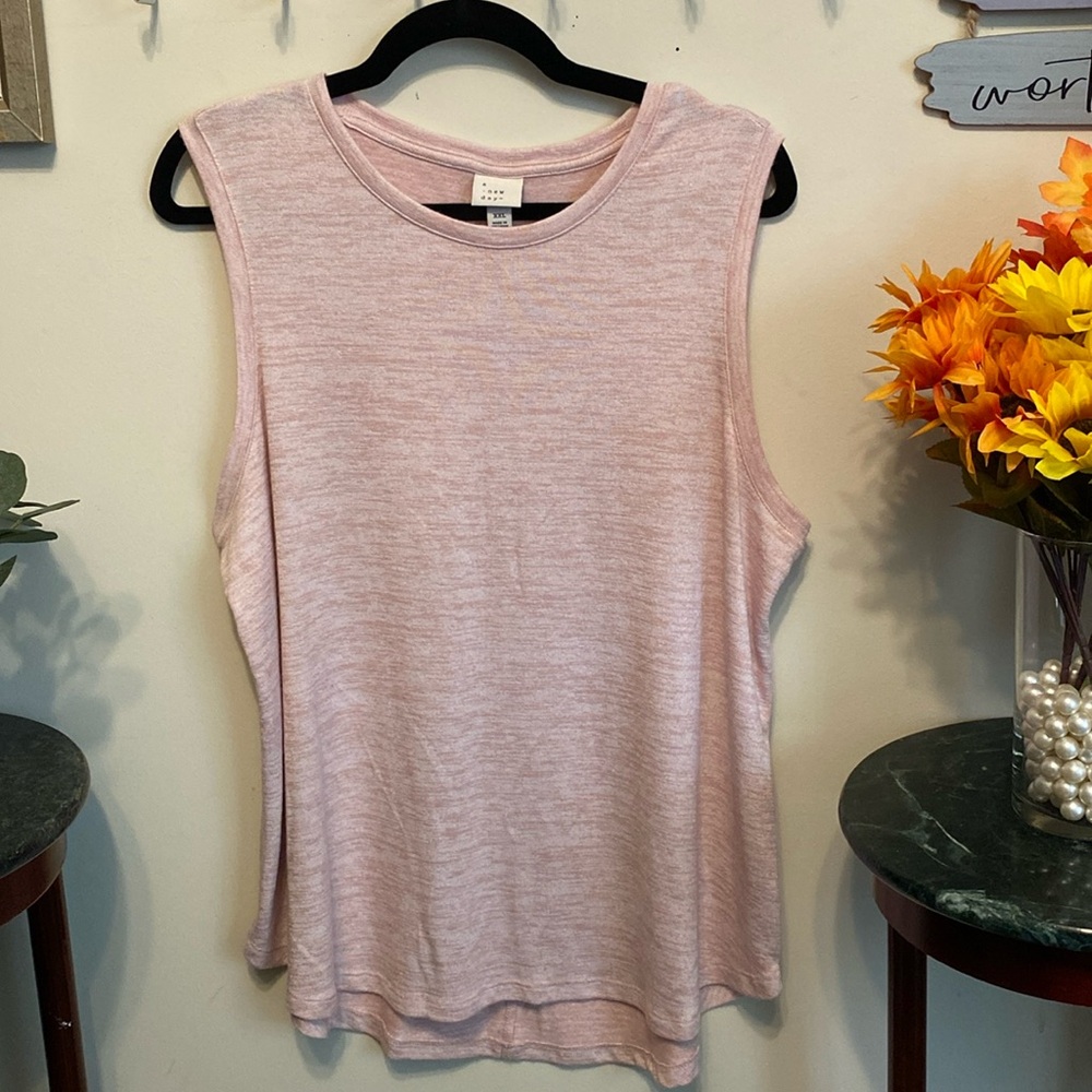 A New Day Tank Top Sz XXL. Hi-Low Hemline. Great Layering Piece.